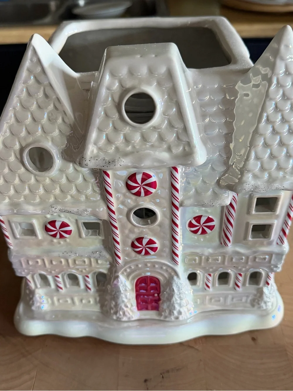 Homeworx- White Ceramic Peppermint Gingerbread House Candle Holder - Picture 1 of 8
